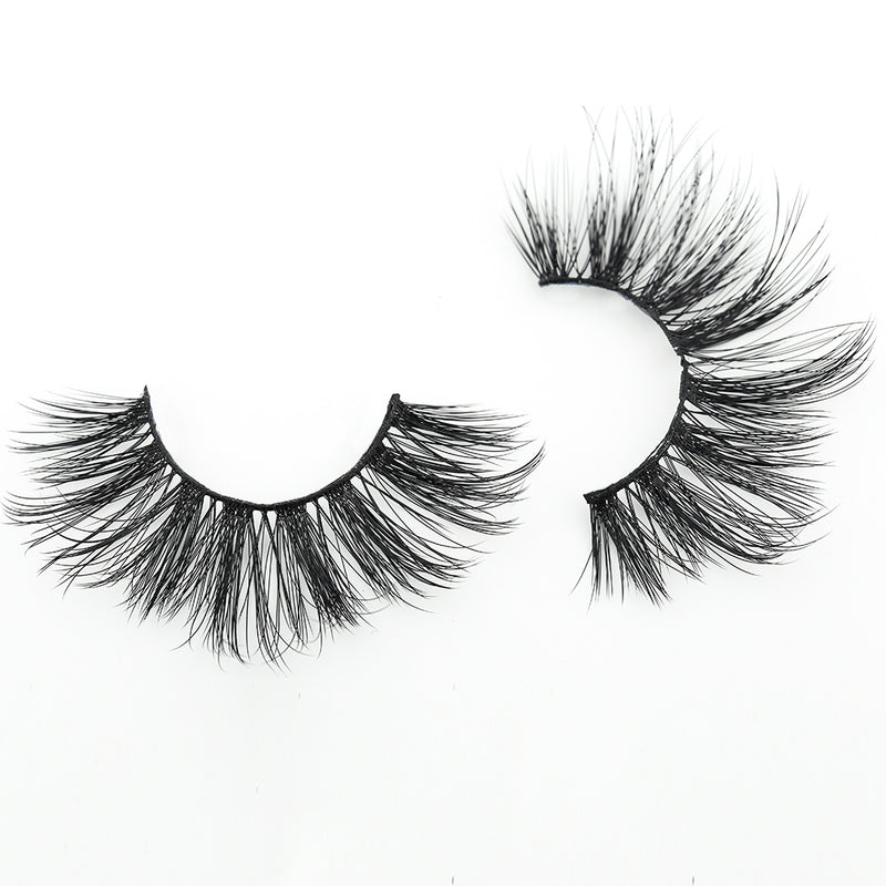 Chic by Thrifty Lashes | Feathery Silk Lashes | cruelty free false eyelashes 