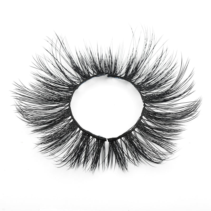 Chic by Thrifty Lashes | Feathery Silk Lashes | cruelty free false eyelashes 